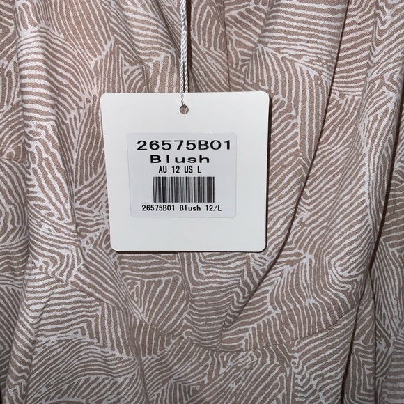 Back tie dress - Picture 7 of 8